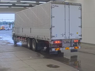 Isuzu GIGA