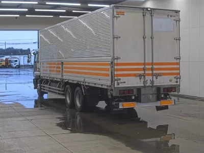 Isuzu GIGA