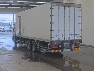 Isuzu GIGA