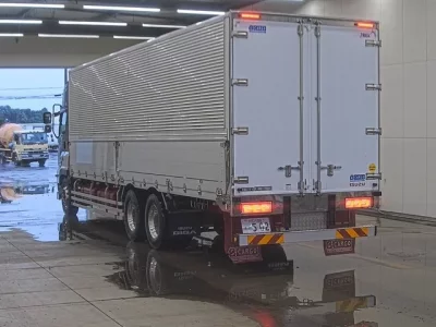 Isuzu GIGA