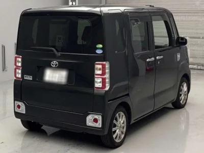 Toyota PIXIS MEGA