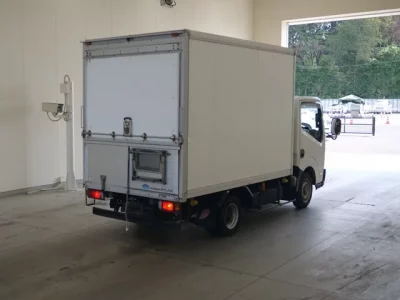 Nissan TRUCK