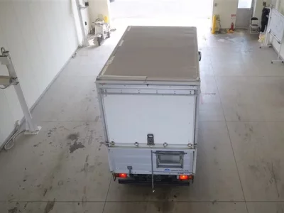 Nissan TRUCK