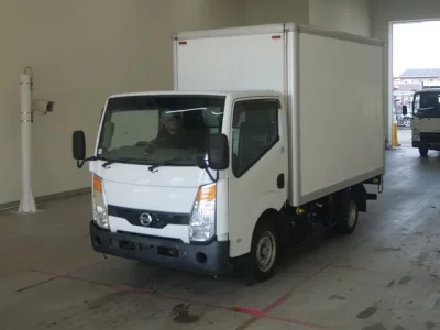 Nissan TRUCK