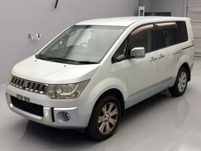 Mitsubishi DELICA D5