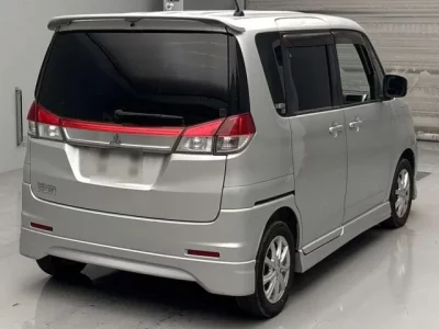Mitsubishi DELICA D2