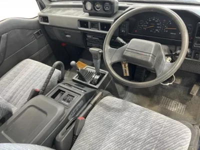Mitsubishi DELICA WAGON
