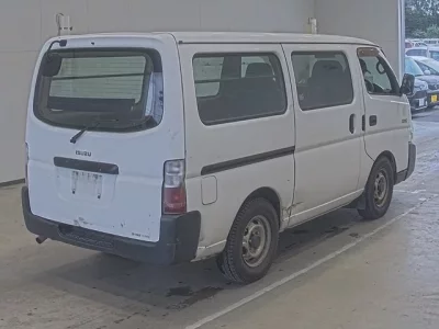 Isuzu COMO