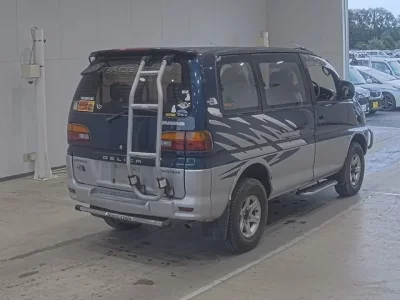 Mitsubishi DELICA