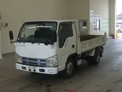 Nissan TRUCK