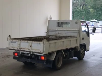 Nissan TRUCK
