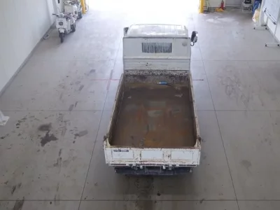 Nissan TRUCK
