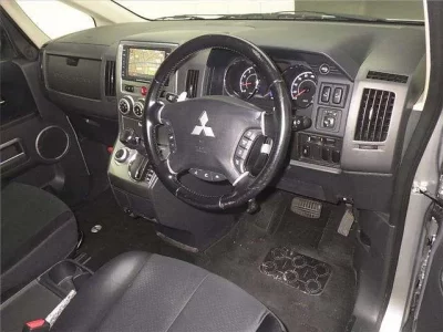 Mitsubishi DELICA D5