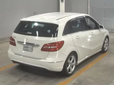Mercedes-Benz B CLASS