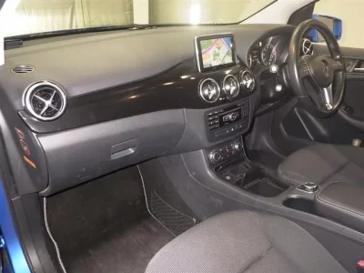 Mercedes-Benz B CLASS