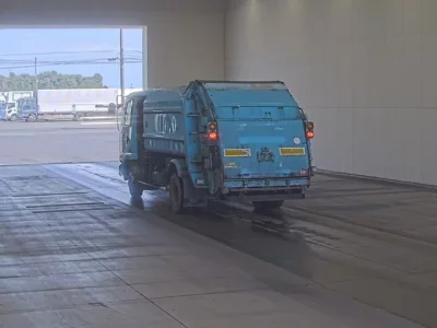Nissan TRUCK