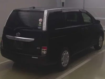 Toyota ISIS