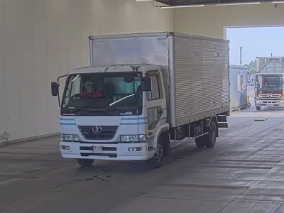 Nissan CONDOR