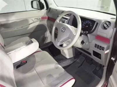 Toyota PIXIS SPACE