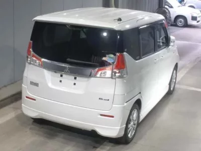 Mitsubishi DELICA D2