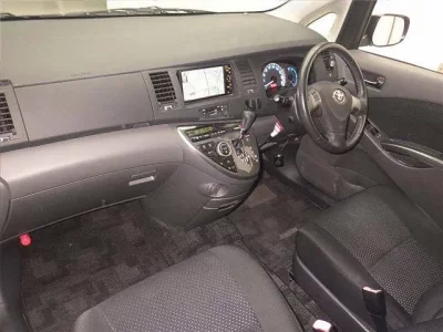 Toyota ISIS