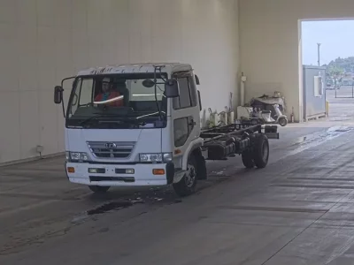 Nissan TRUCK