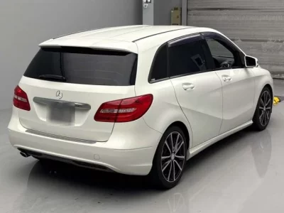Mercedes-Benz B CLASS