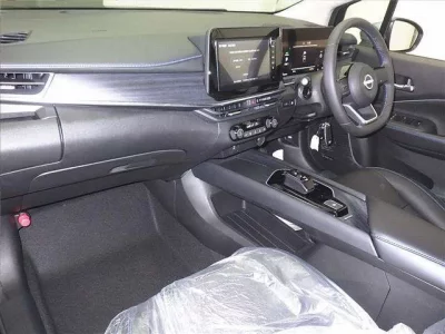Nissan AURA