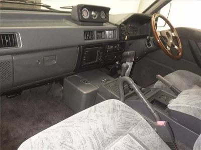 Mitsubishi DELICA WAGON