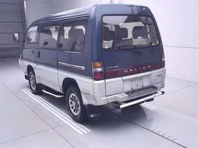 Mitsubishi DELICA WAGON