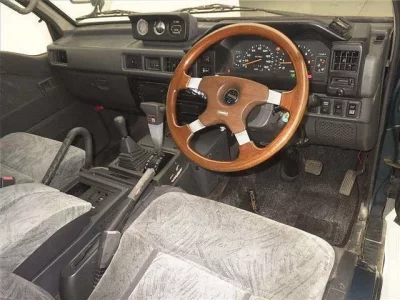 Mitsubishi DELICA WAGON