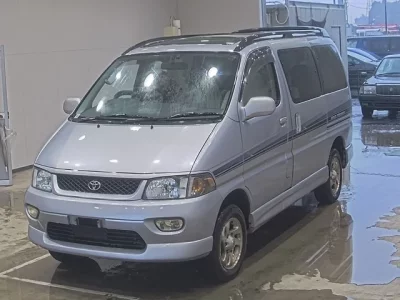 Toyota HIACE REGIUS