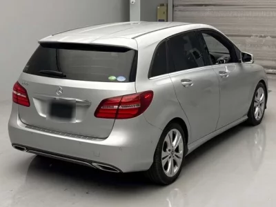 Mercedes-Benz B CLASS