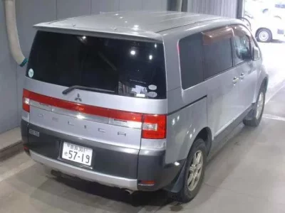 Mitsubishi DELICA D5