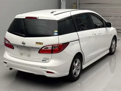 Nissan LAFESTA