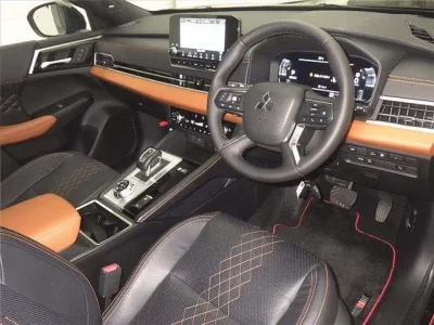 Mitsubishi OUTLANDER PHEV