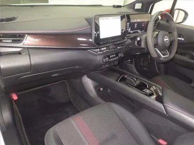 Nissan AURA