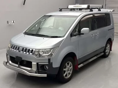 Mitsubishi DELICA D5
