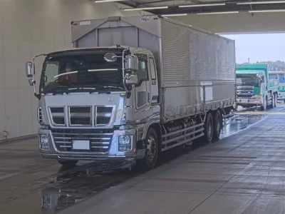 Isuzu TRUCK