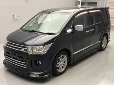 Mitsubishi DELICA D5
