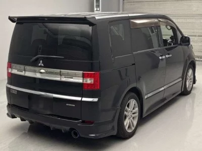 Mitsubishi DELICA D5