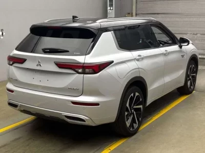 Mitsubishi OUTLANDER PHEV