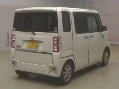 Toyota PIXIS MEGA