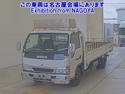 Nissan TRUCK