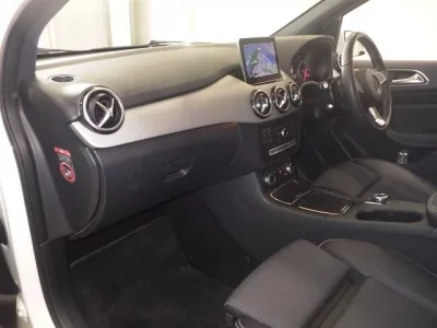 Mercedes-Benz B CLASS
