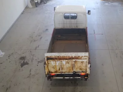Nissan TRUCK