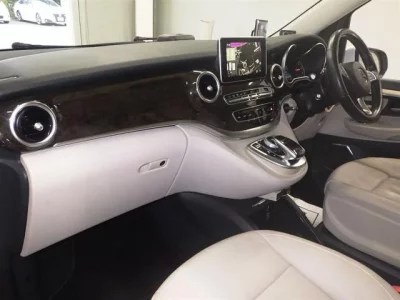 Mercedes-Benz V CLASS
