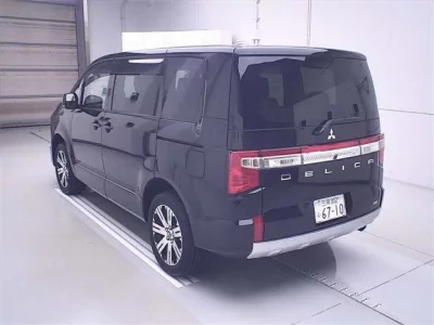 Mitsubishi DELICA D5