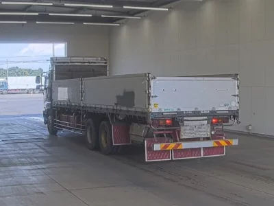 Isuzu TRUCK