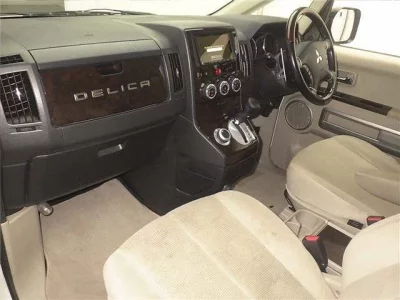 Mitsubishi DELICA D5